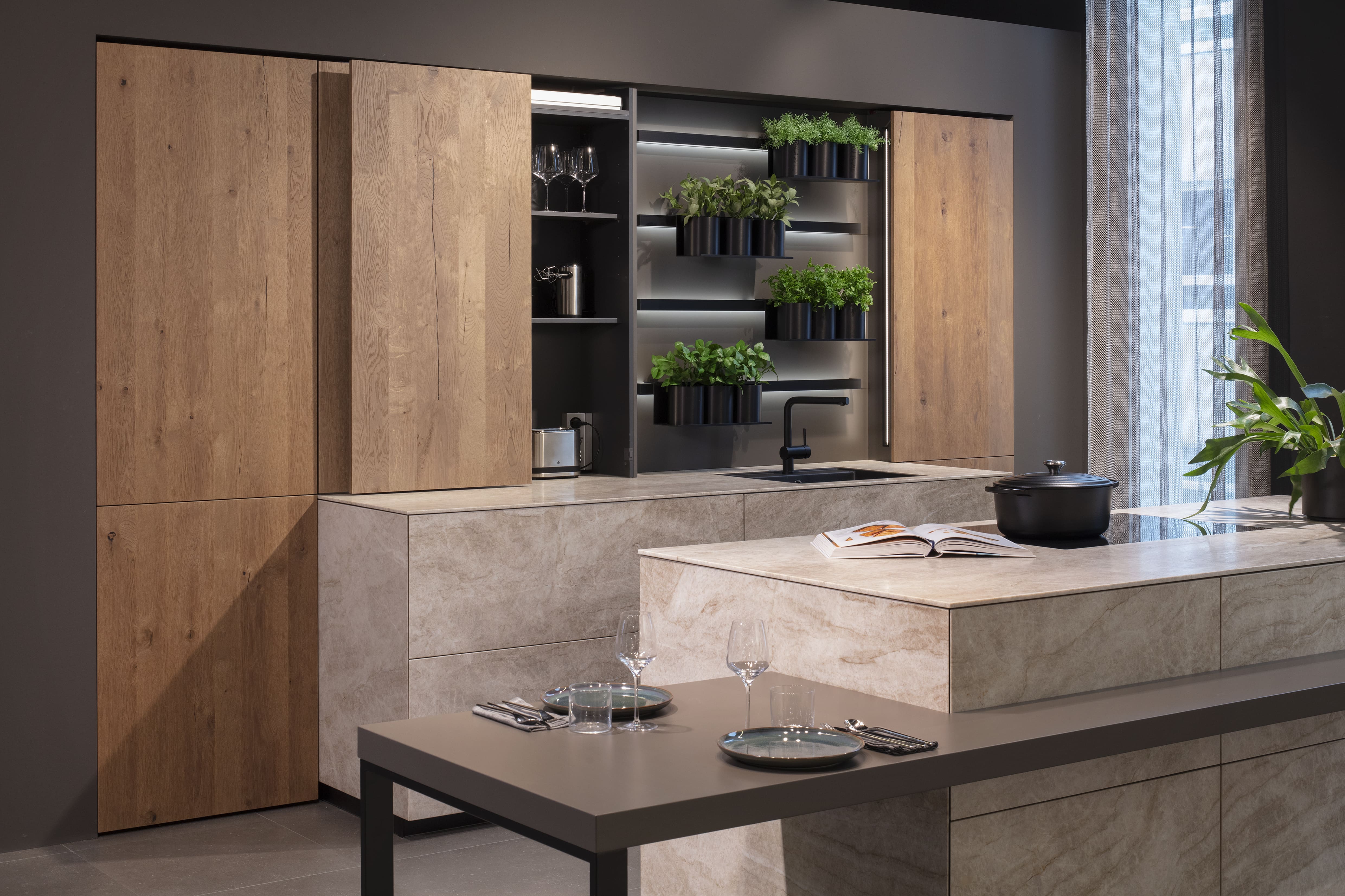 LEICHT Manhattan-Madero Natursteinfront, Kücheninsel mit Ansatztisch