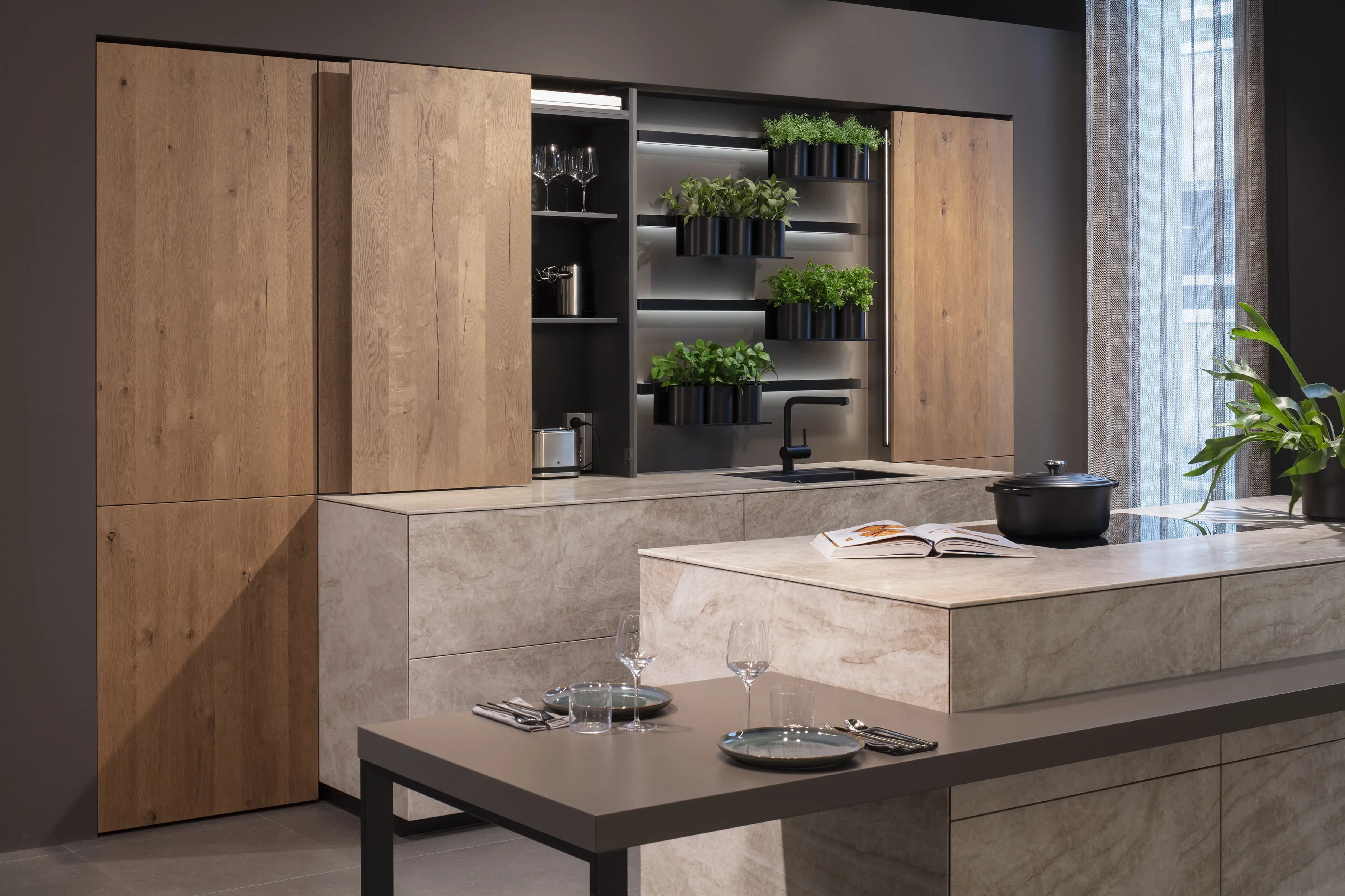 LEICHT Manhattan-Madero Natursteinfront, Kücheninsel mit Ansatztisch